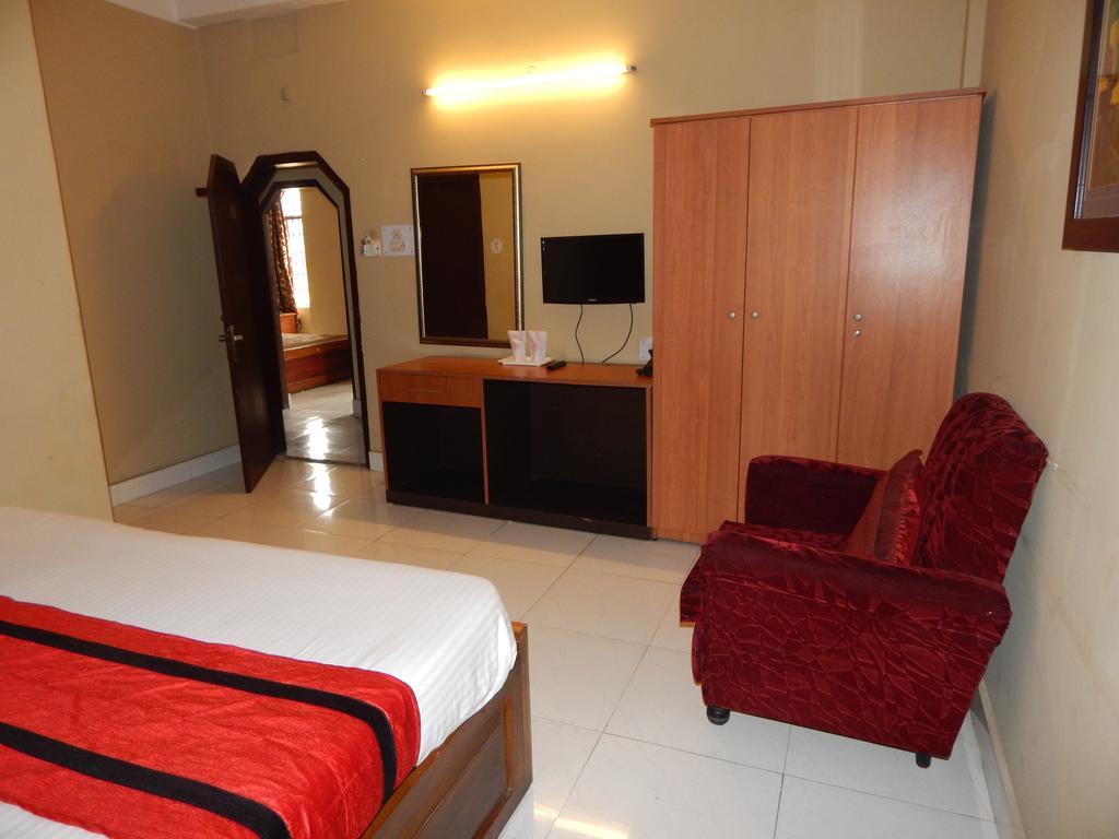 Breeze Hotel Siliguri Cameră foto
