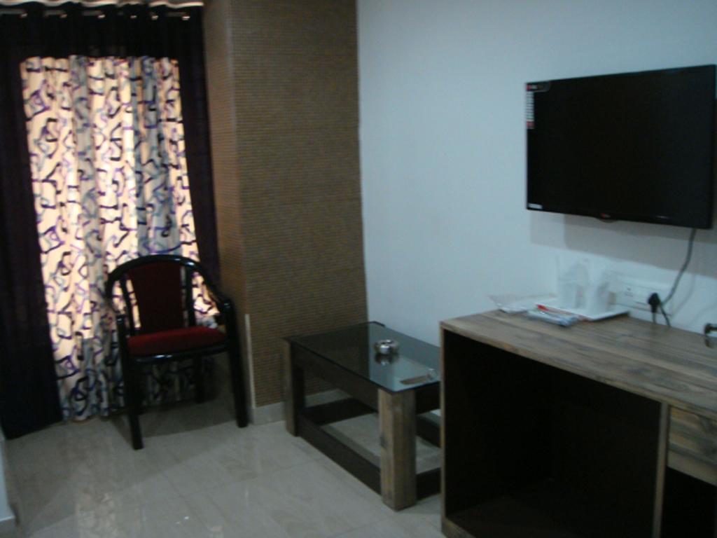 Breeze Hotel Siliguri Cameră foto